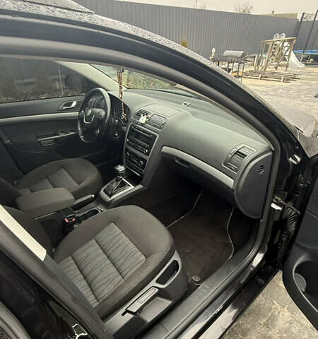 Чорний Шкода Октавія, об'ємом двигуна 1.8 л та пробігом 247 тис. км за 7499 $, фото 7 на Automoto.ua