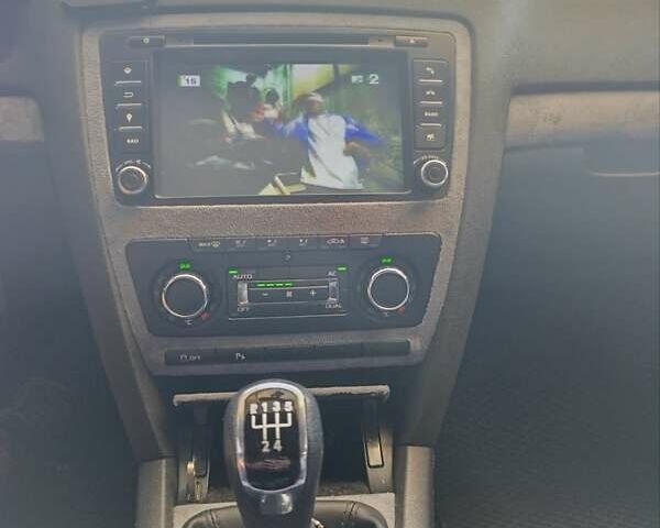 Черный Шкода Октавия, объемом двигателя 1.6 л и пробегом 319 тыс. км за 8500 $, фото 13 на Automoto.ua