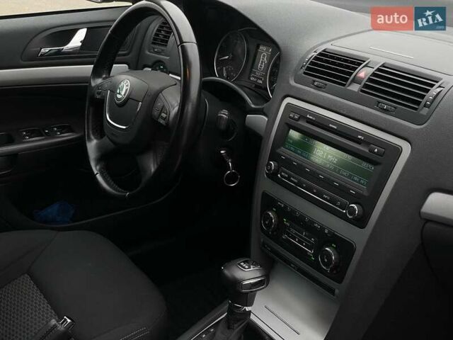 Черный Шкода Октавия, объемом двигателя 1.2 л и пробегом 142 тыс. км за 7499 $, фото 23 на Automoto.ua