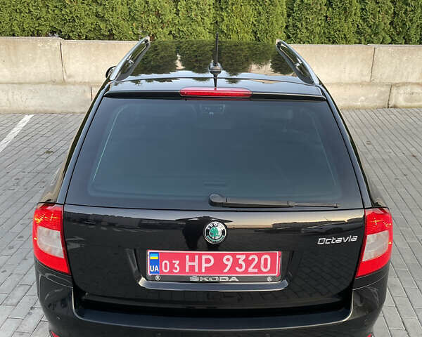 Чорний Шкода Октавія, об'ємом двигуна 2 л та пробігом 228 тис. км за 10799 $, фото 23 на Automoto.ua