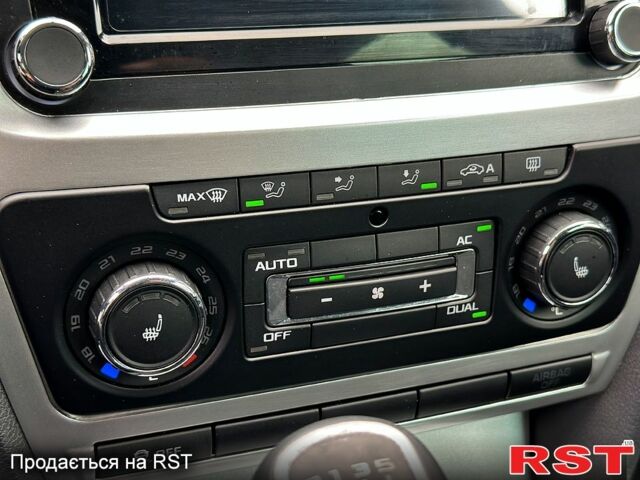 Черный Шкода Октавия, объемом двигателя 1.8 л и пробегом 172 тыс. км за 9400 $, фото 5 на Automoto.ua