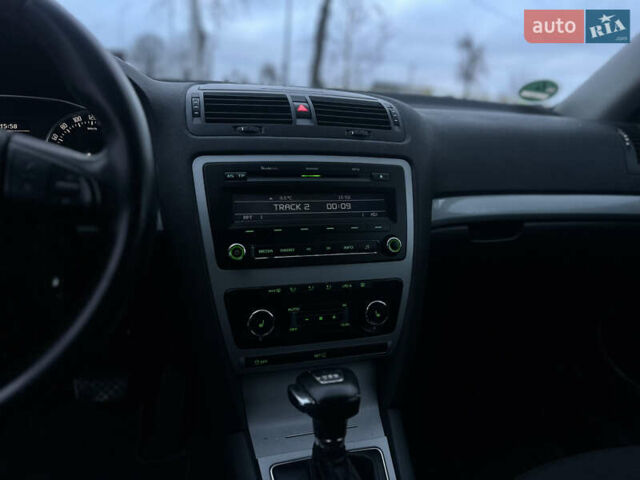 Чорний Шкода Октавія, об'ємом двигуна 1.99 л та пробігом 214 тис. км за 9500 $, фото 26 на Automoto.ua