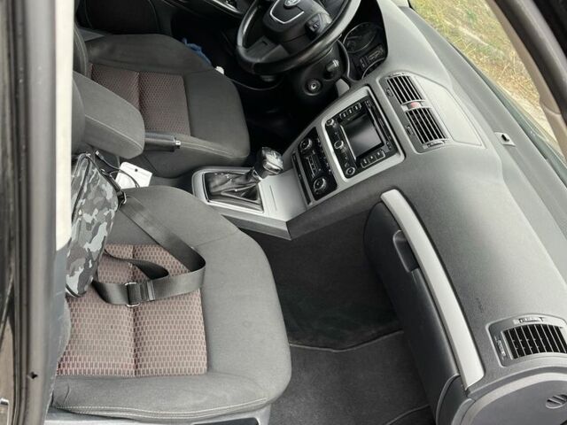 Черный Шкода Октавия, объемом двигателя 2 л и пробегом 257 тыс. км за 8900 $, фото 4 на Automoto.ua