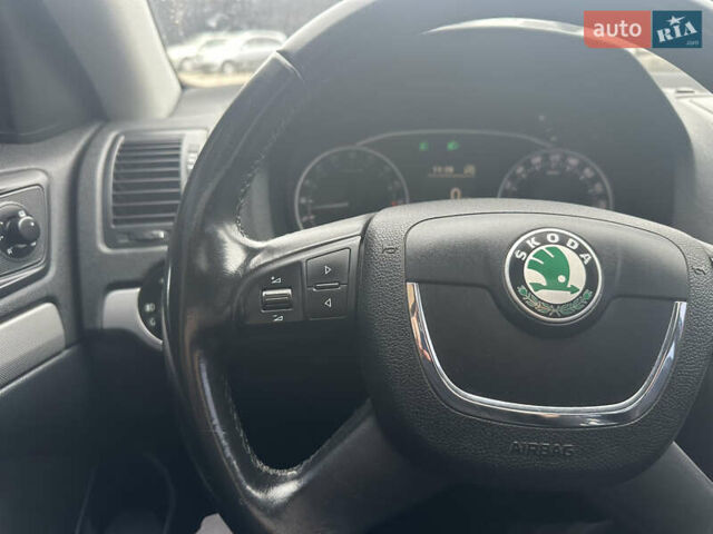 Черный Шкода Октавия, объемом двигателя 1.6 л и пробегом 227 тыс. км за 8700 $, фото 34 на Automoto.ua