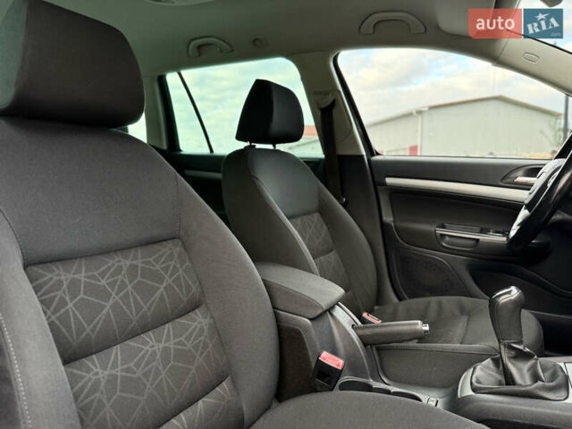 Шкода Октавия 2012 в Луцке на Automoto.ua Черный Шкода Октавия, объемом двигателя 1.6 л и пробегом 182 тыс. км за 9799 $, фото 22 на Automoto.ua