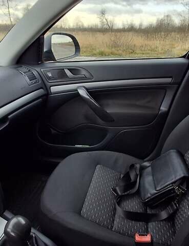 Черный Шкода Октавия, объемом двигателя 2 л и пробегом 294 тыс. км за 7800 $, фото 35 на Automoto.ua