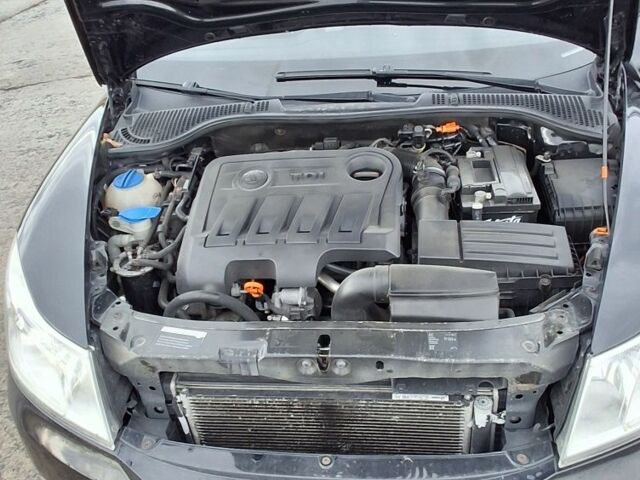 Черный Шкода Октавия, объемом двигателя 2 л и пробегом 294 тыс. км за 7800 $, фото 7 на Automoto.ua