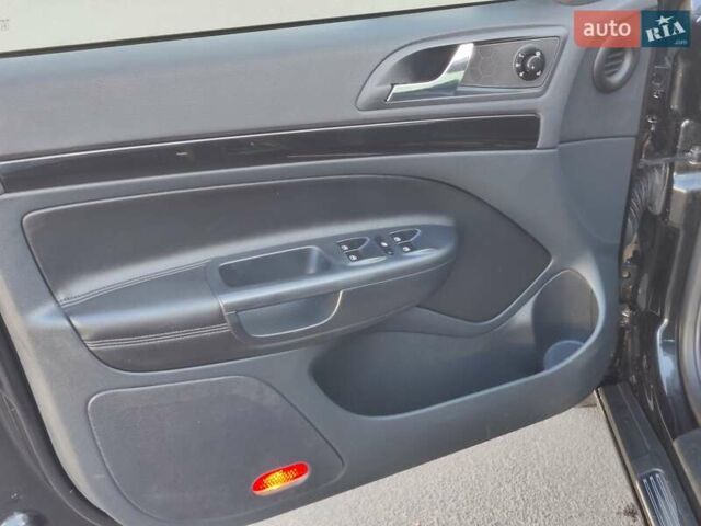 Черный Шкода Октавия, объемом двигателя 1.6 л и пробегом 208 тыс. км за 10700 $, фото 8 на Automoto.ua