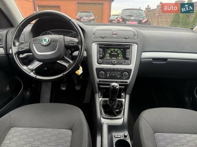 Черный Шкода Октавия, объемом двигателя 1.6 л и пробегом 218 тыс. км за 8450 $, фото 33 на Automoto.ua