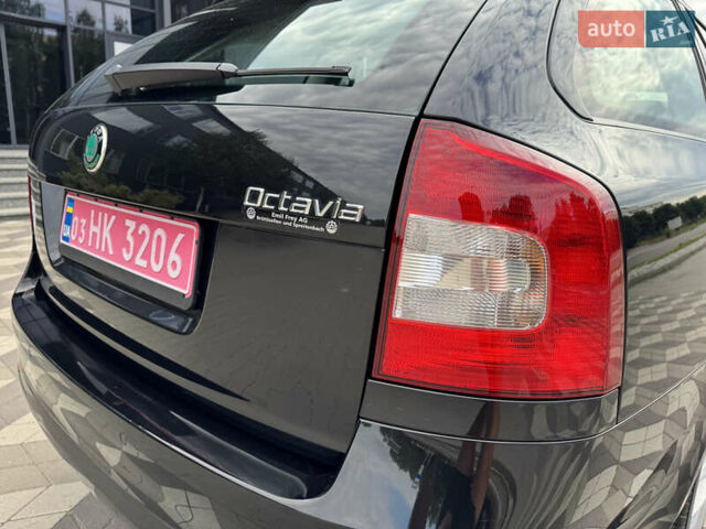 Черный Шкода Октавия, объемом двигателя 2 л и пробегом 229 тыс. км за 10200 $, фото 27 на Automoto.ua