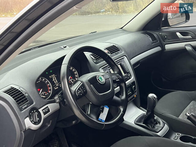 Черный Шкода Октавия, объемом двигателя 2 л и пробегом 234 тыс. км за 8899 $, фото 40 на Automoto.ua
