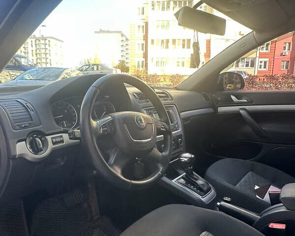 Шкода Октавия 2012 в Киеве на Automoto.ua Черный Шкода Октавия, объемом двигателя 1.6 л и пробегом 283 тыс. км за 8990 $, фото 11 на Automoto.ua
