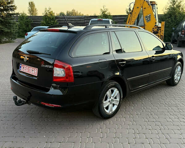 Черный Шкода Октавия, объемом двигателя 1.6 л и пробегом 255 тыс. км за 9100 $, фото 4 на Automoto.ua