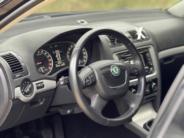 Черный Шкода Октавия, объемом двигателя 2 л и пробегом 288 тыс. км за 9699 $, фото 9 на Automoto.ua