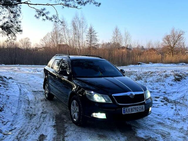 Черный Шкода Октавия, объемом двигателя 2 л и пробегом 203 тыс. км за 8200 $, фото 1 на Automoto.ua