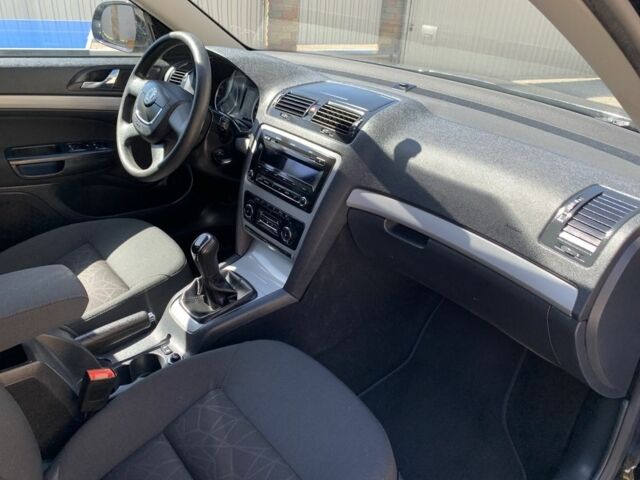 Черный Шкода Октавия, объемом двигателя 1.4 л и пробегом 181 тыс. км за 7550 $, фото 7 на Automoto.ua