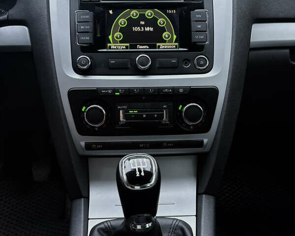 Чорний Шкода Октавія, об'ємом двигуна 1.6 л та пробігом 270 тис. км за 9000 $, фото 5 на Automoto.ua