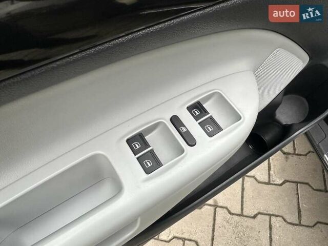 Черный Шкода Октавия, объемом двигателя 2 л и пробегом 220 тыс. км за 12500 $, фото 25 на Automoto.ua