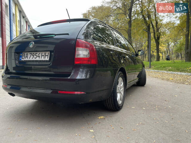 Черный Шкода Октавия, объемом двигателя 1.39 л и пробегом 212 тыс. км за 7777 $, фото 6 на Automoto.ua
