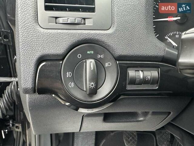 Черный Шкода Октавия, объемом двигателя 2 л и пробегом 220 тыс. км за 12500 $, фото 28 на Automoto.ua