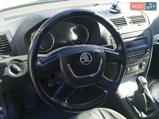 Черный Шкода Октавия, объемом двигателя 1.6 л и пробегом 180 тыс. км за 7000 $, фото 7 на Automoto.ua