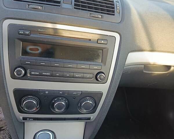 Чорний Шкода Октавія, об'ємом двигуна 1.6 л та пробігом 243 тис. км за 9400 $, фото 8 на Automoto.ua