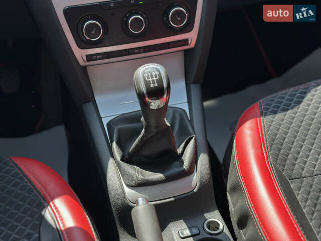 Черный Шкода Октавия, объемом двигателя 1.6 л и пробегом 324 тыс. км за 7999 $, фото 38 на Automoto.ua