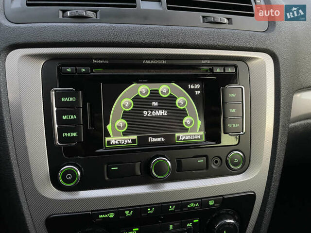 Чорний Шкода Октавія, об'ємом двигуна 2 л та пробігом 228 тис. км за 10799 $, фото 109 на Automoto.ua