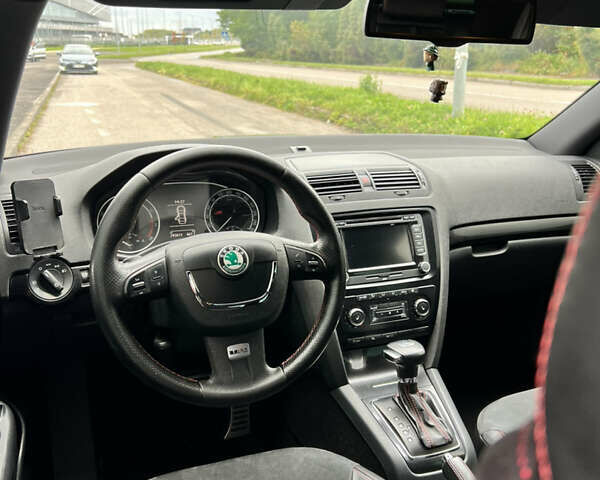 Шкода Октавия 2012 в Львове на Automoto.ua Черный Шкода Октавия, объемом двигателя 1.98 л и пробегом 293 тыс. км за 10500 $, фото 14 на Automoto.ua