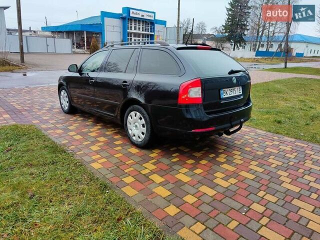Черный Шкода Октавия, объемом двигателя 1.6 л и пробегом 241 тыс. км за 8000 $, фото 7 на Automoto.ua