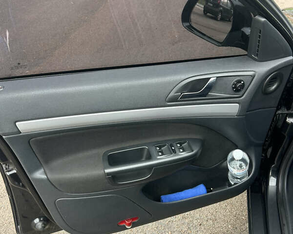 Чорний Шкода Октавія, об'ємом двигуна 2 л та пробігом 283 тис. км за 8600 $, фото 14 на Automoto.ua