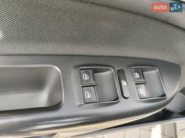 Черный Шкода Октавия, объемом двигателя 1.6 л и пробегом 320 тыс. км за 7800 $, фото 63 на Automoto.ua