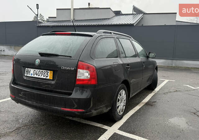 Черный Шкода Октавия, объемом двигателя 1.6 л и пробегом 280 тыс. км за 8500 $, фото 3 на Automoto.ua
