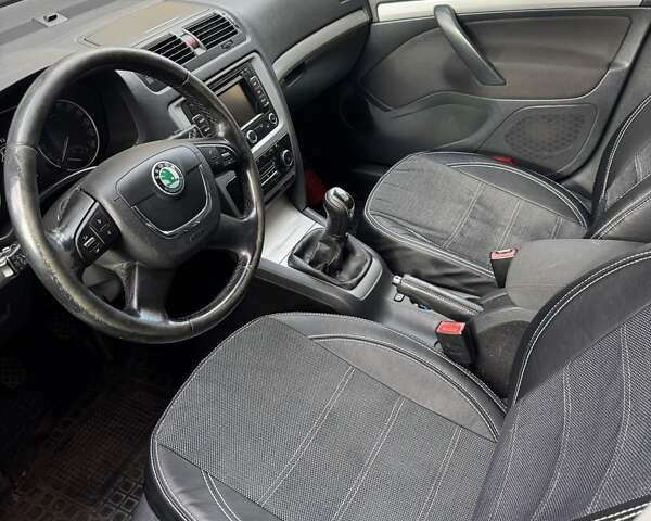 Шкода Октавія 2012 у Івано-Франківську на Automoto.ua Чорний Шкода Октавія, об'ємом двигуна 1.6 л та пробігом 224 тис. км за 8500 $, фото 14 на Automoto.ua