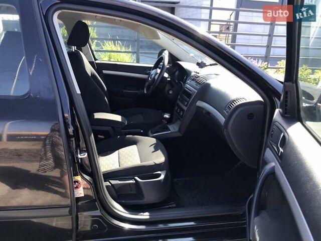 Чорний Шкода Октавія, об'ємом двигуна 1.8 л та пробігом 273 тис. км за 6799 $, фото 7 на Automoto.ua