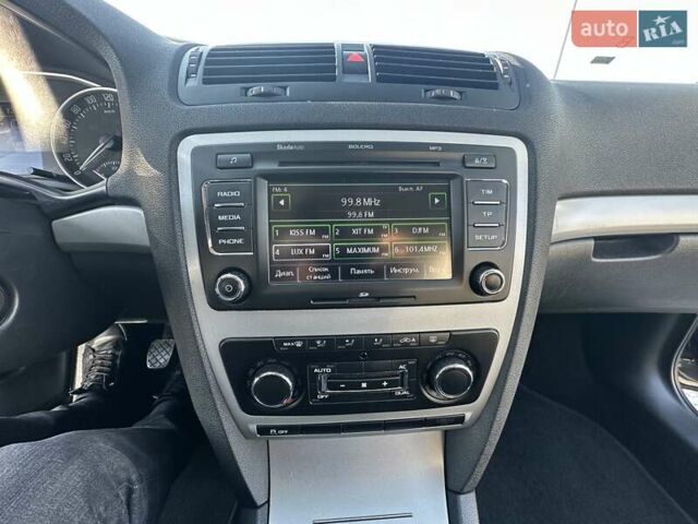 Чорний Шкода Октавія, об'ємом двигуна 1.6 л та пробігом 205 тис. км за 8900 $, фото 17 на Automoto.ua