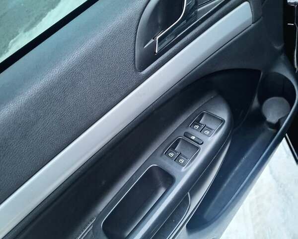 Чорний Шкода Октавія, об'ємом двигуна 2 л та пробігом 322 тис. км за 9300 $, фото 4 на Automoto.ua