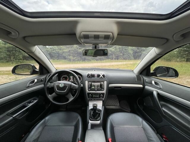 Черный Шкода Октавия, объемом двигателя 2 л и пробегом 288 тыс. км за 9699 $, фото 17 на Automoto.ua