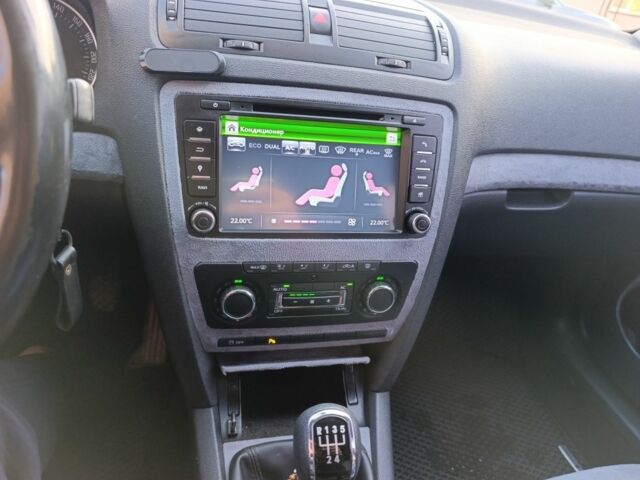 Черный Шкода Октавия, объемом двигателя 1.6 л и пробегом 220 тыс. км за 8500 $, фото 5 на Automoto.ua