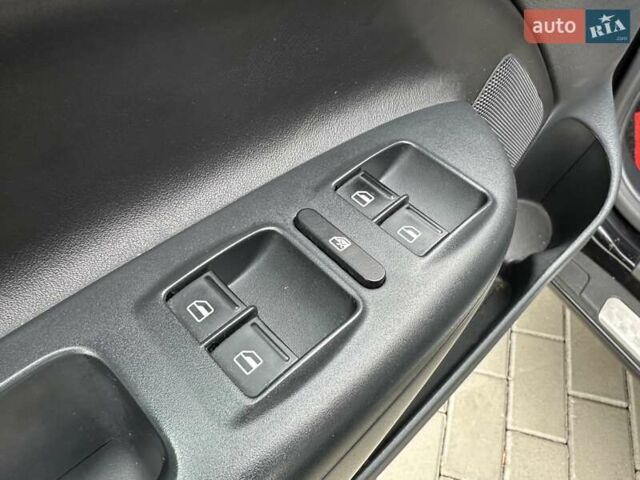Черный Шкода Октавия, объемом двигателя 2 л и пробегом 210 тыс. км за 11600 $, фото 27 на Automoto.ua