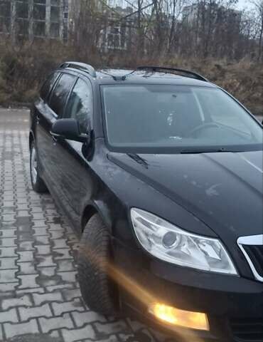Черный Шкода Октавия, объемом двигателя 2 л и пробегом 294 тыс. км за 7800 $, фото 3 на Automoto.ua