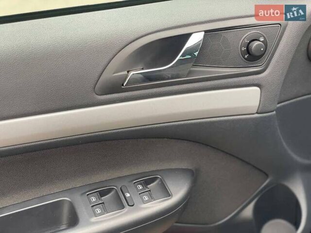 Черный Шкода Октавия, объемом двигателя 1.2 л и пробегом 142 тыс. км за 7499 $, фото 20 на Automoto.ua