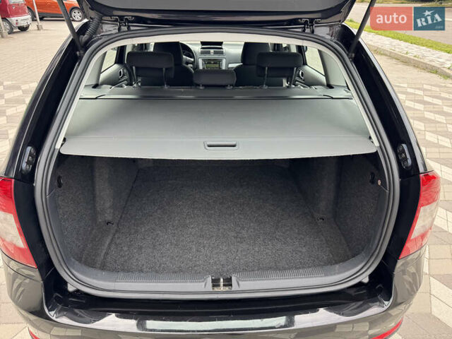 Черный Шкода Октавия, объемом двигателя 2 л и пробегом 229 тыс. км за 10200 $, фото 56 на Automoto.ua