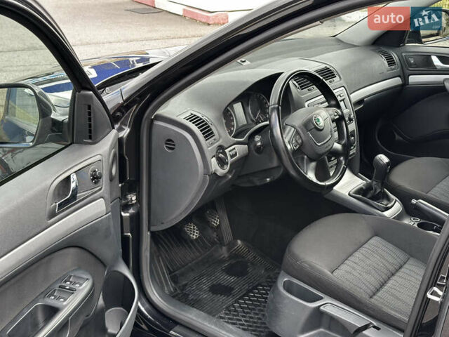 Чорний Шкода Октавія, об'ємом двигуна 1.97 л та пробігом 230 тис. км за 9500 $, фото 32 на Automoto.ua
