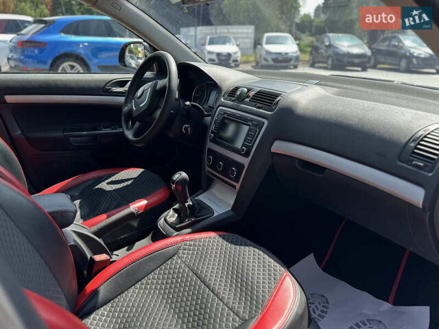 Черный Шкода Октавия, объемом двигателя 1.6 л и пробегом 324 тыс. км за 7999 $, фото 29 на Automoto.ua