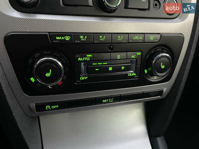 Чорний Шкода Октавія, об'ємом двигуна 2 л та пробігом 228 тис. км за 10799 $, фото 112 на Automoto.ua