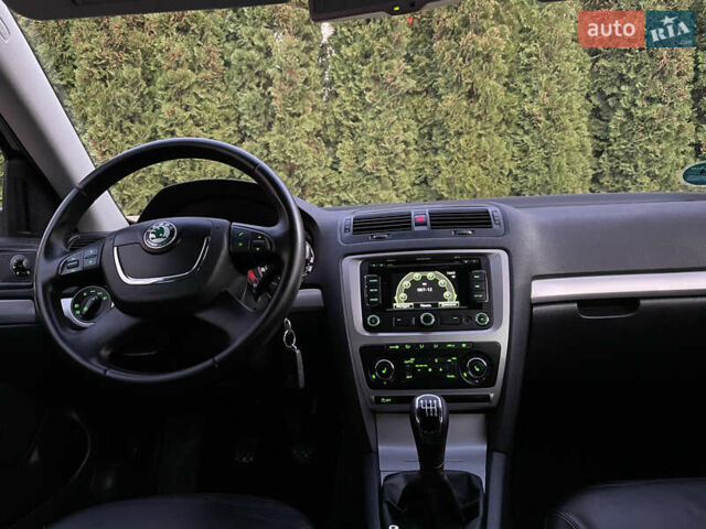 Чорний Шкода Октавія, об'ємом двигуна 2 л та пробігом 228 тис. км за 10799 $, фото 128 на Automoto.ua