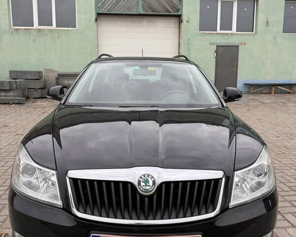 Черный Шкода Октавия, объемом двигателя 1.8 л и пробегом 226 тыс. км за 8100 $, фото 4 на Automoto.ua