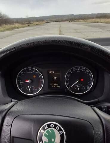 Черный Шкода Октавия, объемом двигателя 2 л и пробегом 294 тыс. км за 7800 $, фото 34 на Automoto.ua