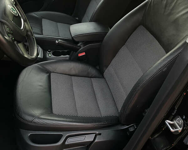 Чорний Шкода Октавія, об'ємом двигуна 2 л та пробігом 228 тис. км за 10799 $, фото 116 на Automoto.ua